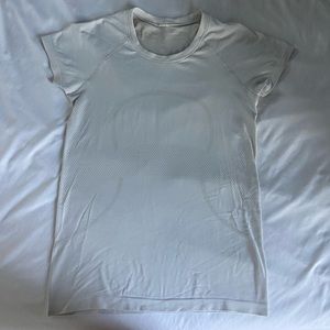 LULULEMON Short Sleeve Swiftly